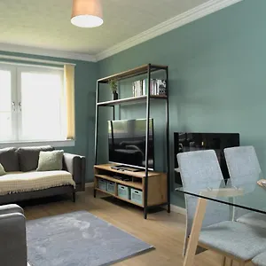 Apartment Modern 2-bed Haven, Free Parking, Edinburgh
