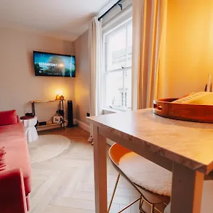 https://broad-street-apartments-central.tophotelsbath.com